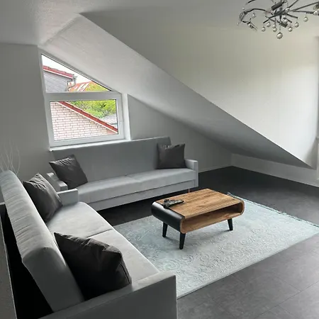 Komplett Neu Renovierte Wohnung! *