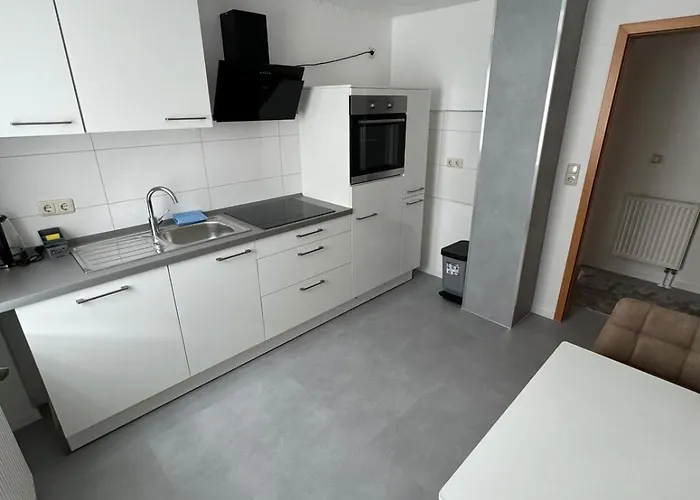 Komplett Neu Renovierte Wohnung! *