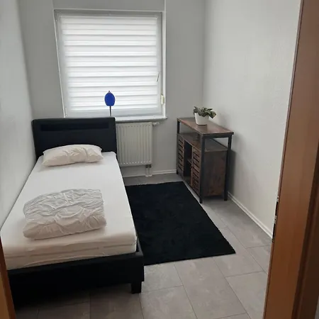 Komplett Neu Renovierte Wohnung! *