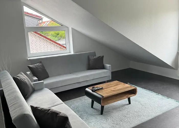 Komplett Neu Renovierte Wohnung! *